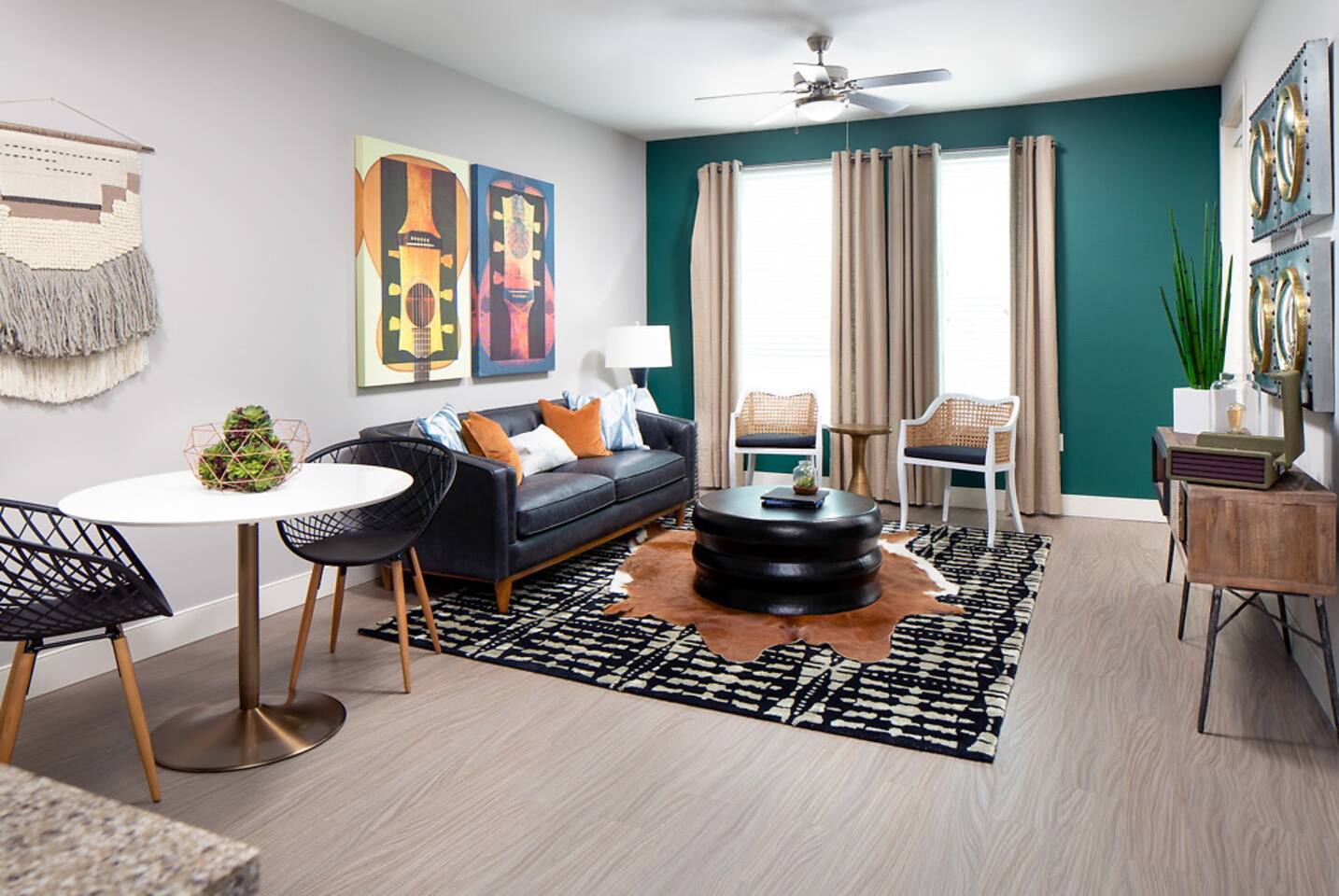 , an Airbnb-friendly apartment in Los Angeles, CA