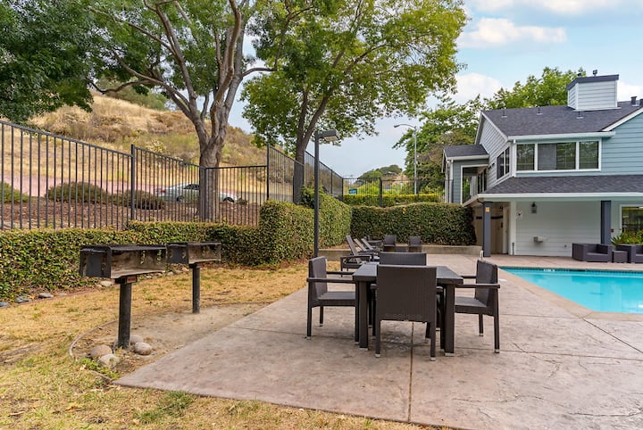 RGVtYW5kUGljdHVyZToxOTQzMTU0NDc0