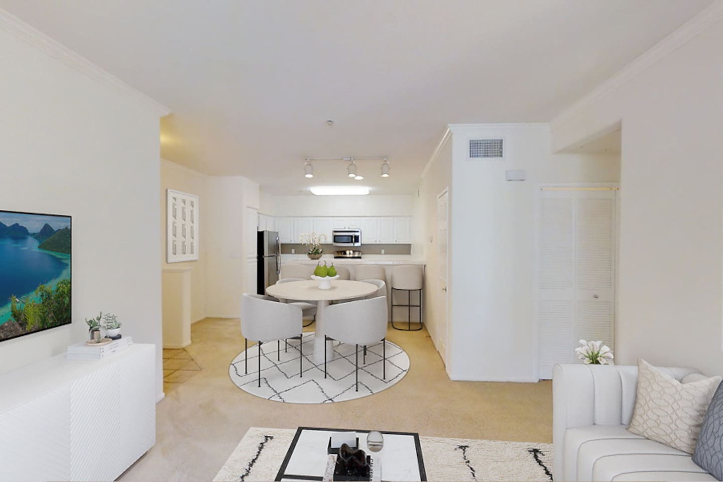 , an Airbnb-friendly apartment in San Diego, CA
