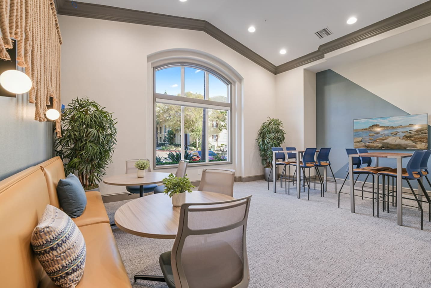, an Airbnb-friendly apartment in San Diego, CA