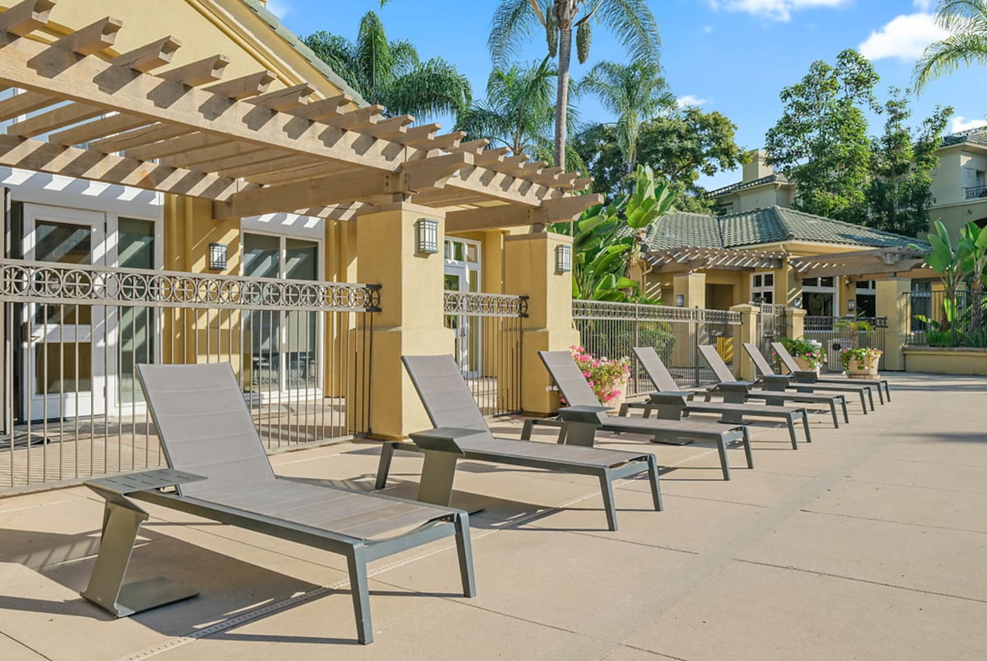, an Airbnb-friendly apartment in San Diego, CA