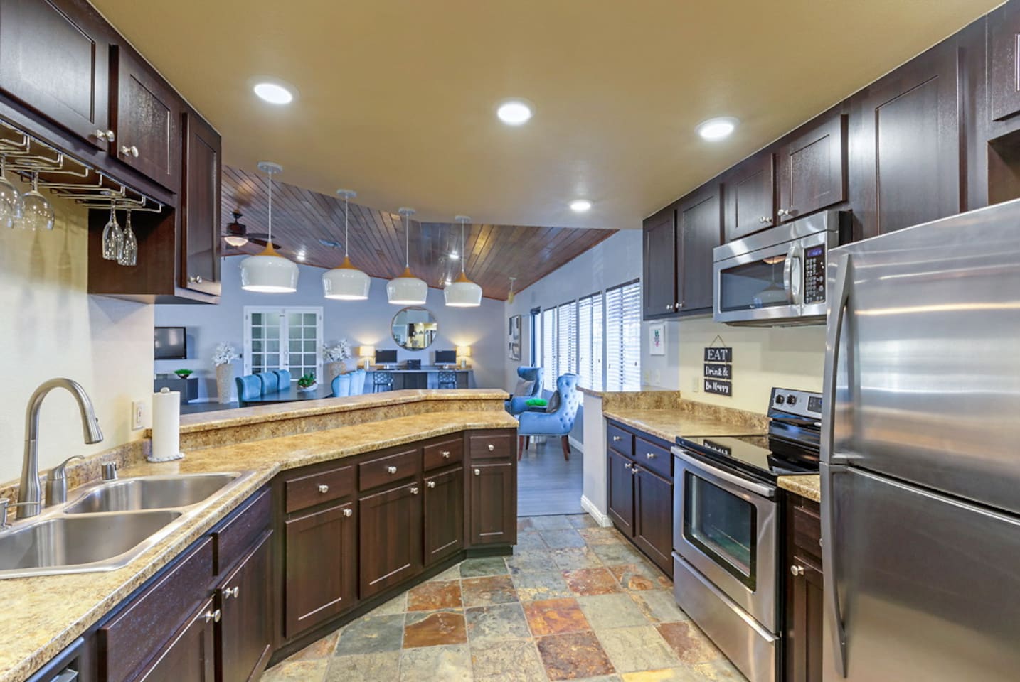 , an Airbnb-friendly apartment in San Diego, CA