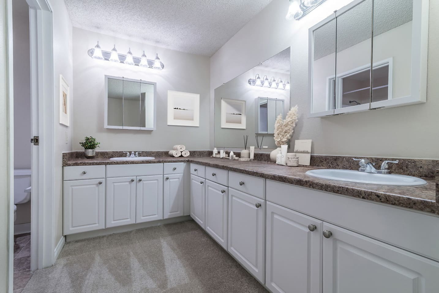 , an Airbnb-friendly apartment in San Diego, CA