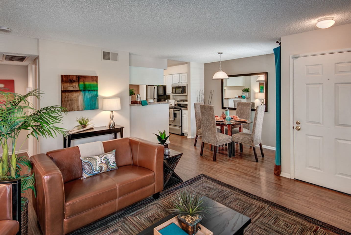 , an Airbnb-friendly apartment in San Diego, CA