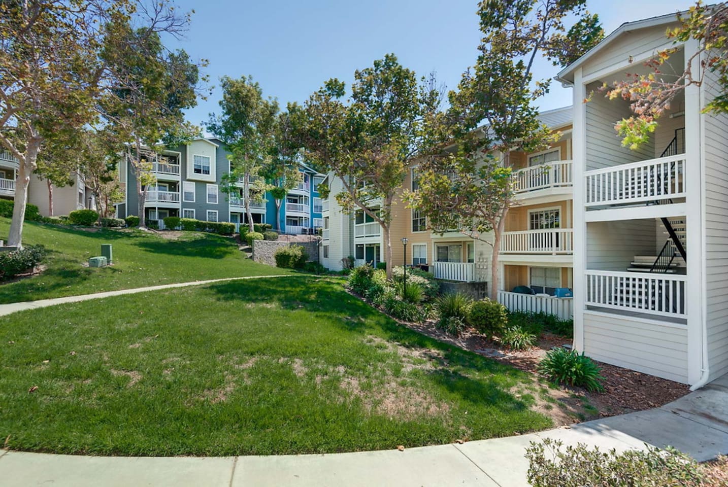 , an Airbnb-friendly apartment in San Diego, CA