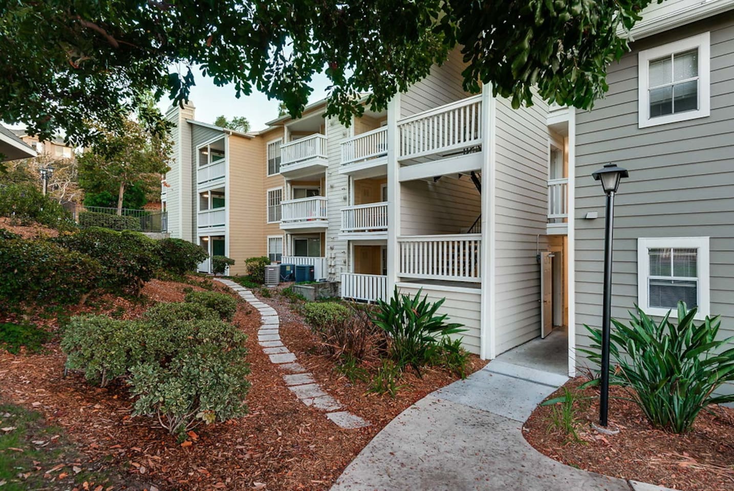 , an Airbnb-friendly apartment in San Diego, CA