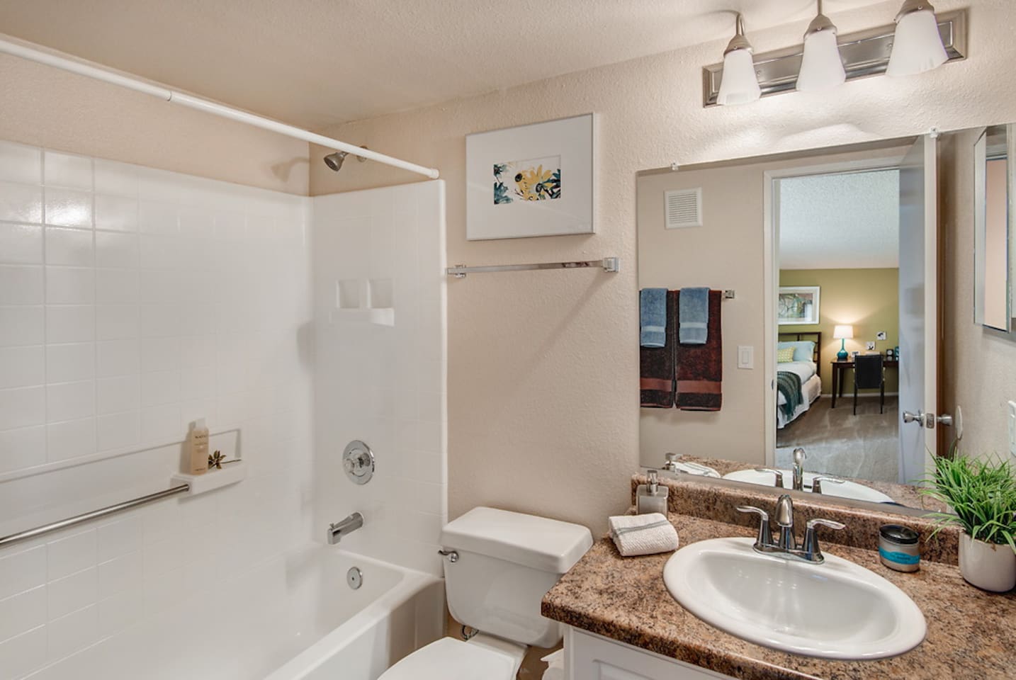 , an Airbnb-friendly apartment in San Diego, CA