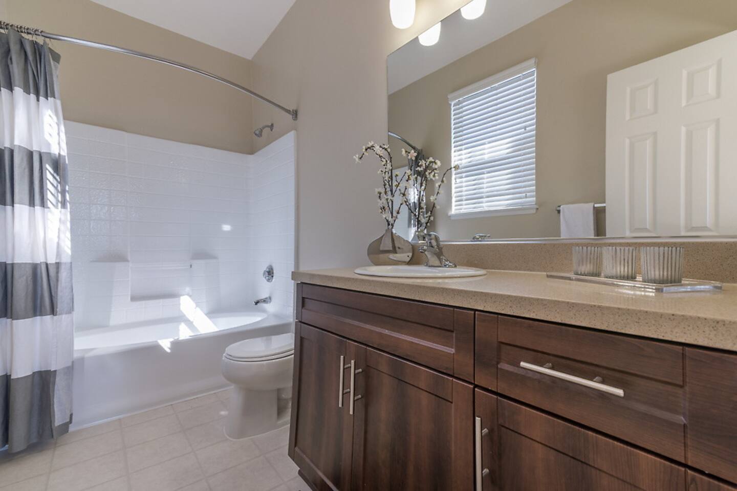 , an Airbnb-friendly apartment in San Diego, CA
