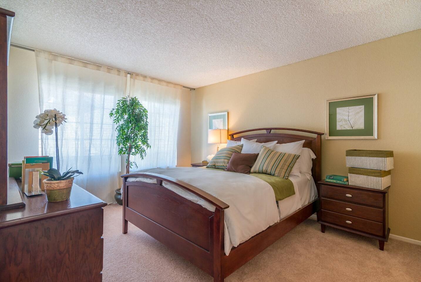 , an Airbnb-friendly apartment in San Diego, CA