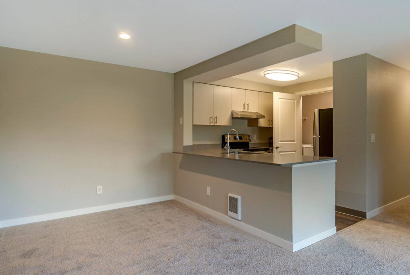 , an Airbnb-friendly apartment in Bothell, WA