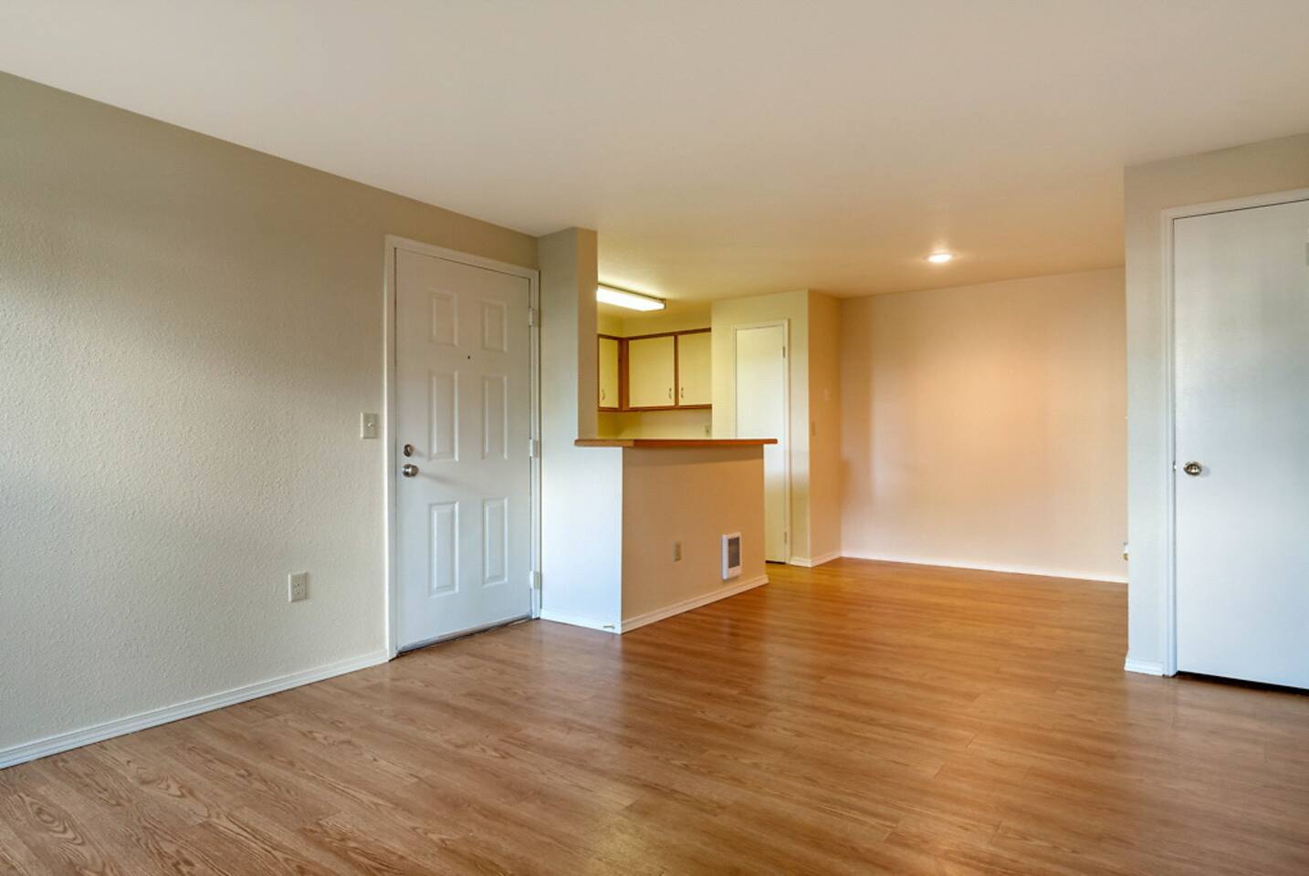 , an Airbnb-friendly apartment in Bothell, WA