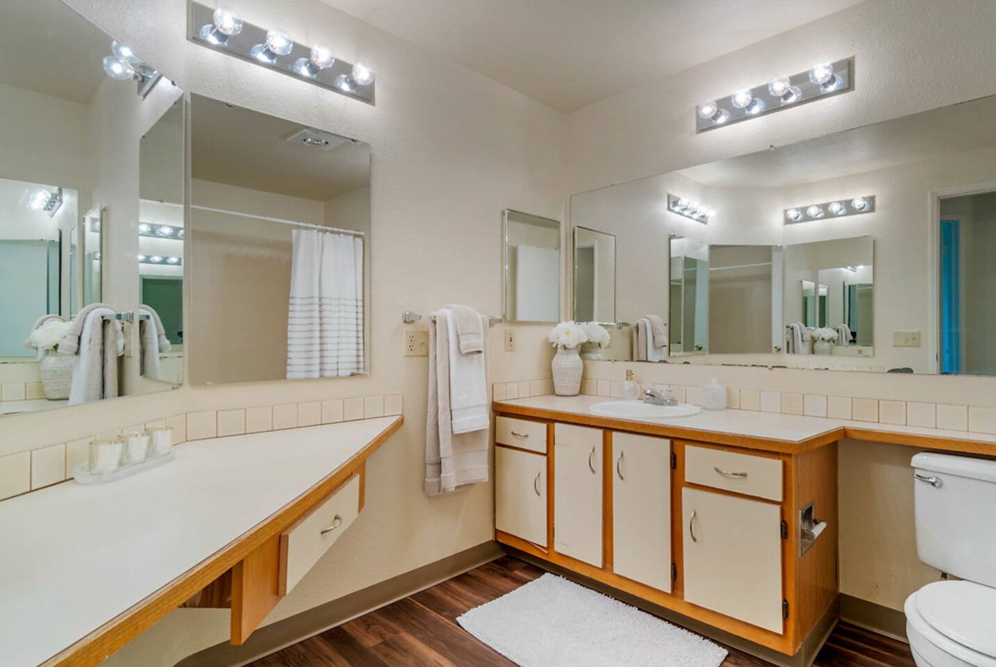 , an Airbnb-friendly apartment in Bothell, WA