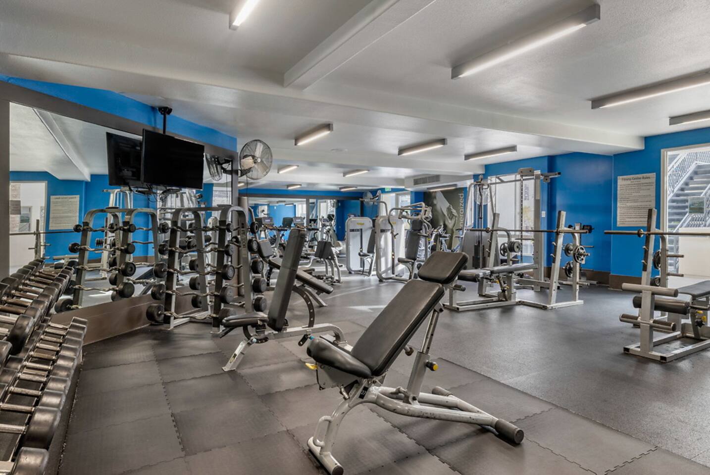 , an Airbnb-friendly apartment in Marina del Rey, CA