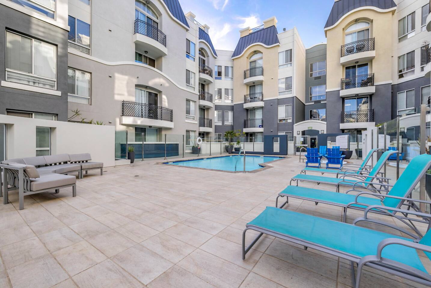 , an Airbnb-friendly apartment in Marina del Rey, CA