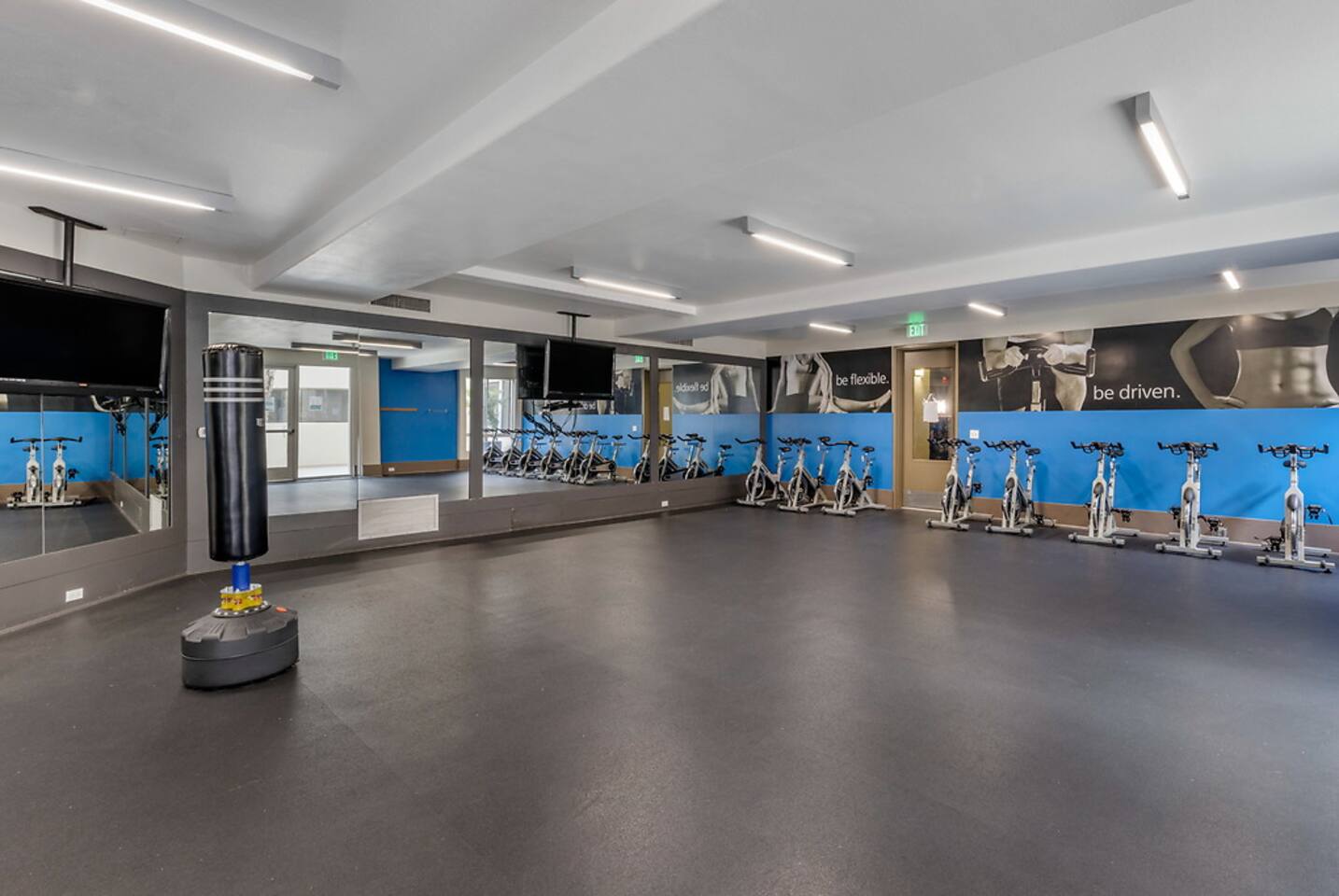 , an Airbnb-friendly apartment in Marina del Rey, CA