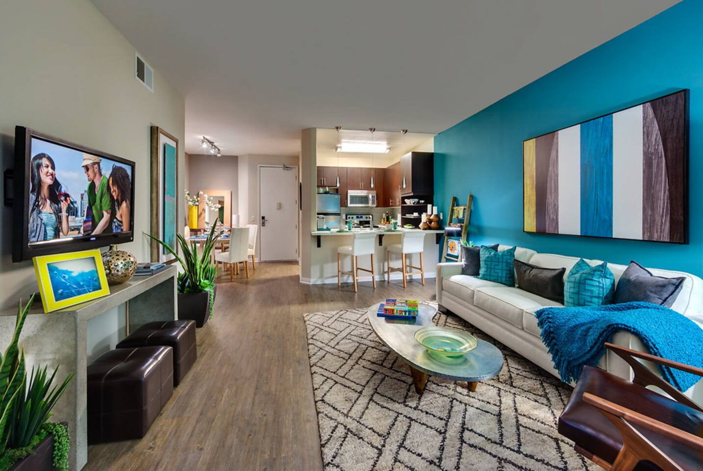 , an Airbnb-friendly apartment in Marina del Rey, CA