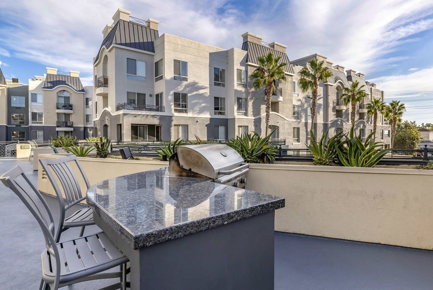 , an Airbnb-friendly apartment in Marina del Rey, CA