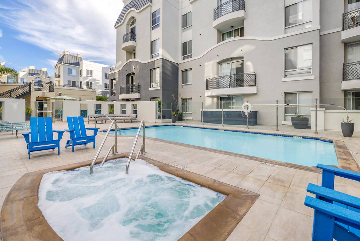 , an Airbnb-friendly apartment in Marina del Rey, CA