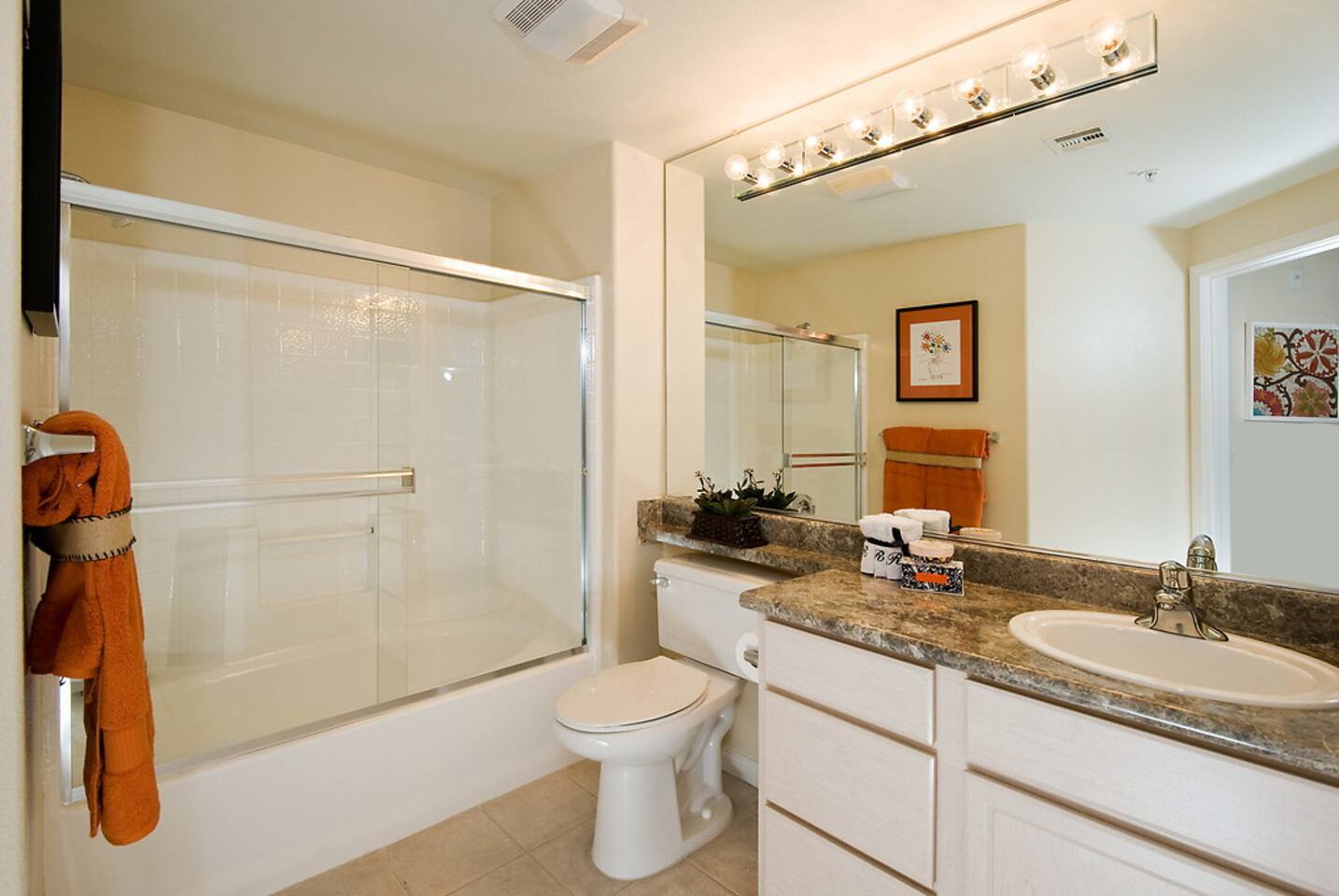 , an Airbnb-friendly apartment in Marina del Rey, CA