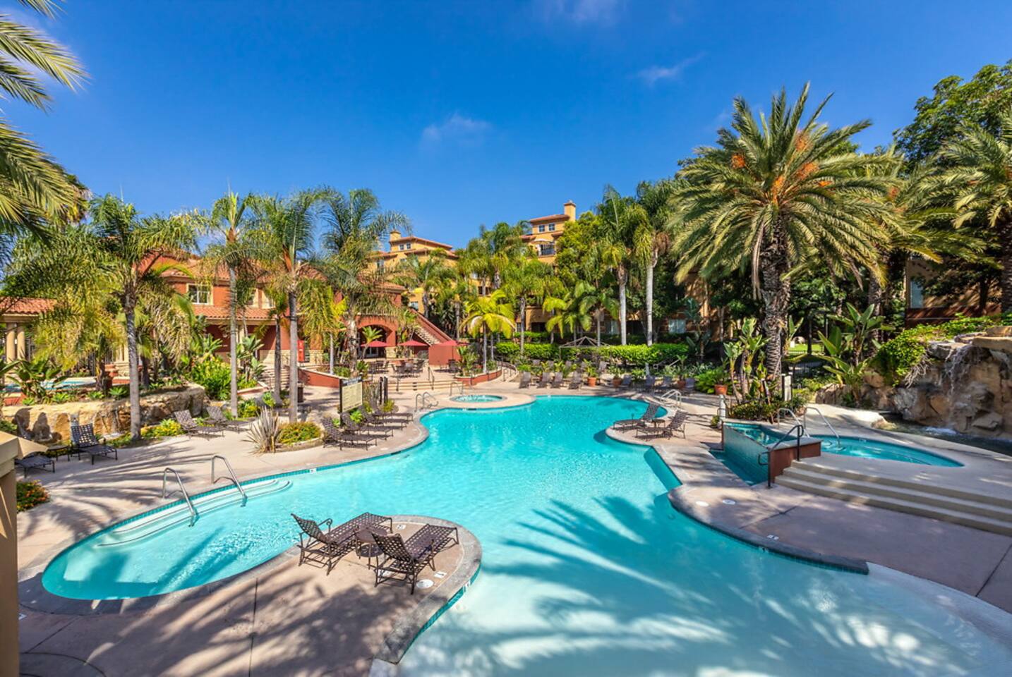 , an Airbnb-friendly apartment in Los Angeles, CA