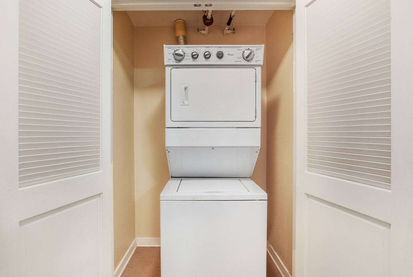 , an Airbnb-friendly apartment in Pasadena, CA