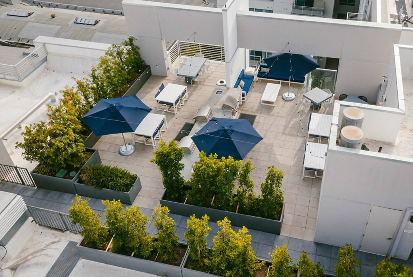 , an Airbnb-friendly apartment in Los Angeles, CA