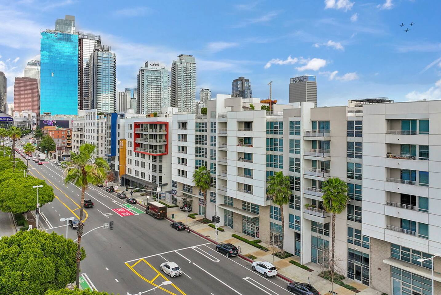 , an Airbnb-friendly apartment in Los Angeles, CA