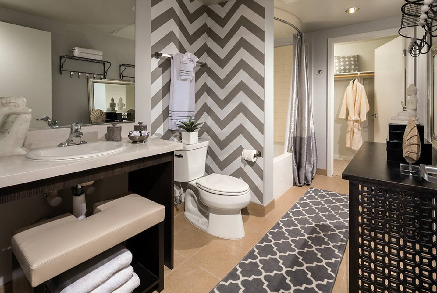 , an Airbnb-friendly apartment in Los Angeles, CA