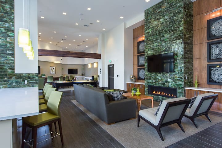 RGVtYW5kUGljdHVyZToxOTQzMTU5Njg3