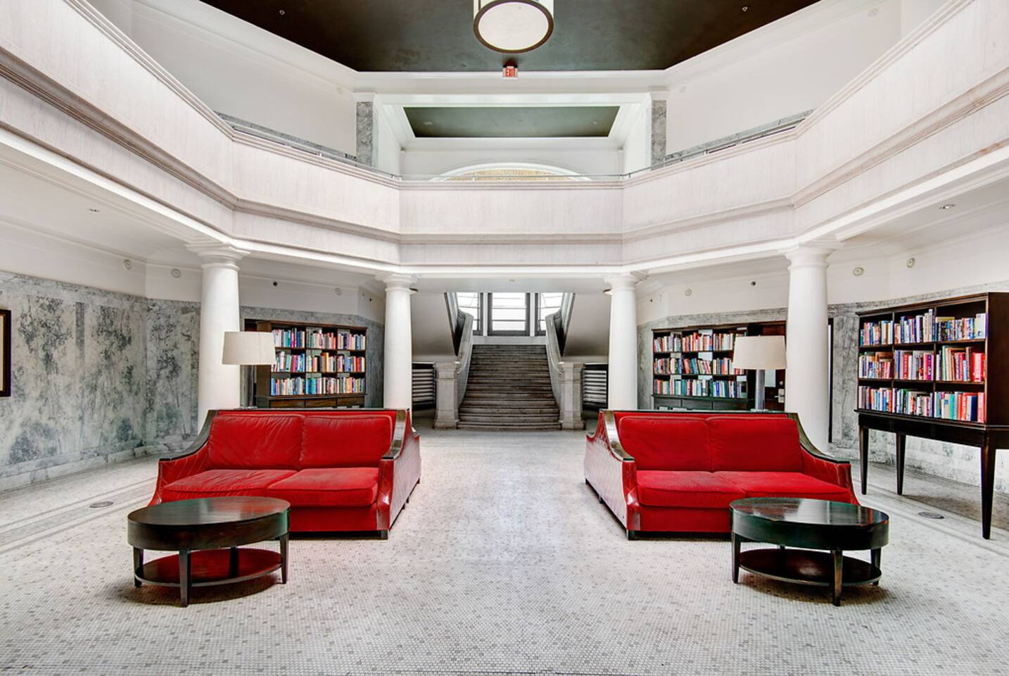 , an Airbnb-friendly apartment in Los Angeles, CA