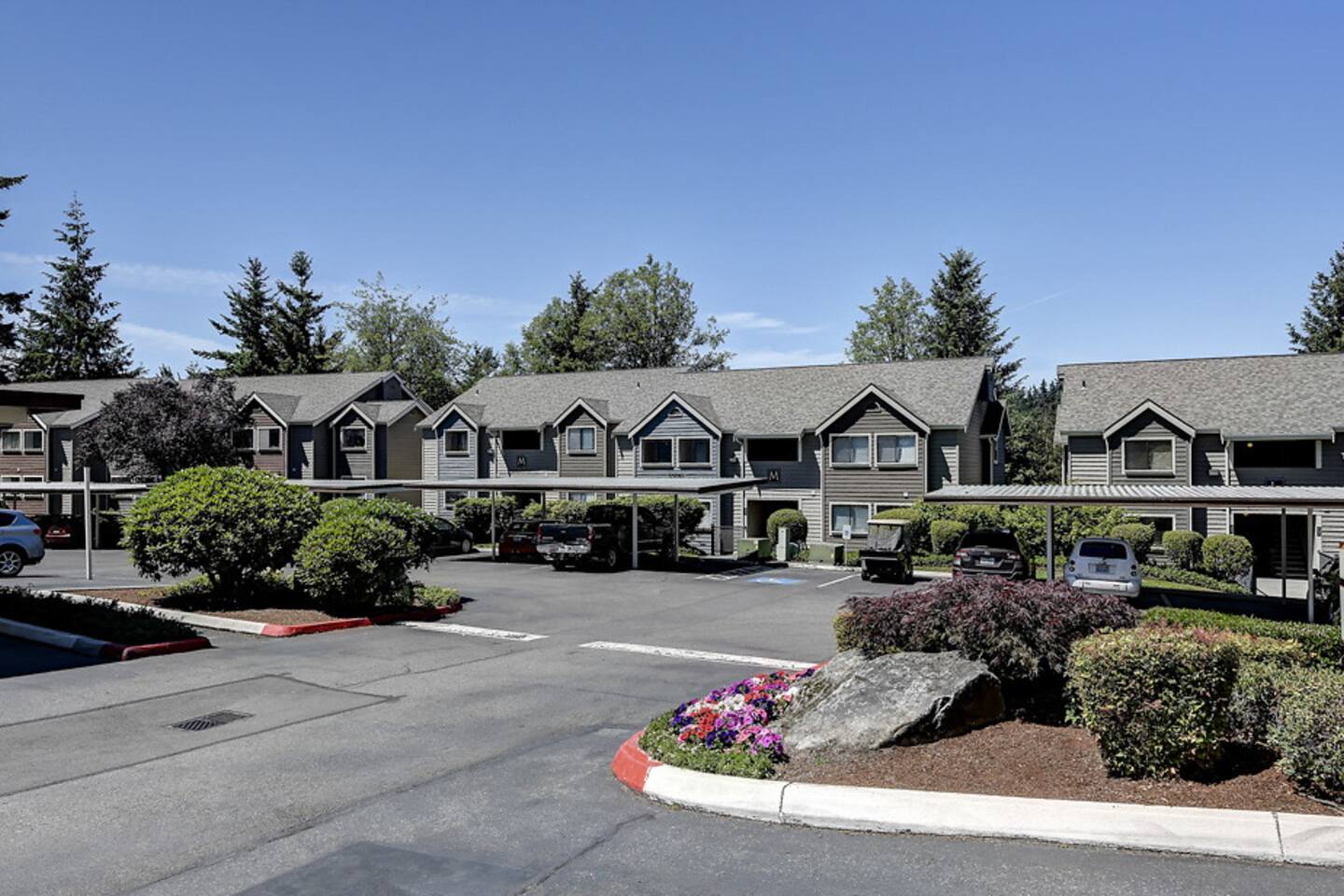 , an Airbnb-friendly apartment in Kirkland, WA