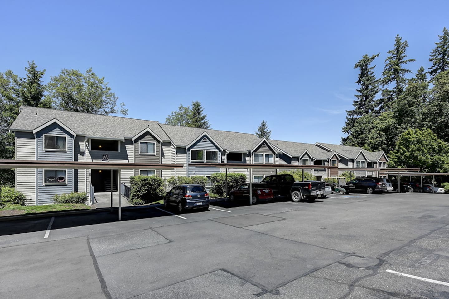 , an Airbnb-friendly apartment in Kirkland, WA