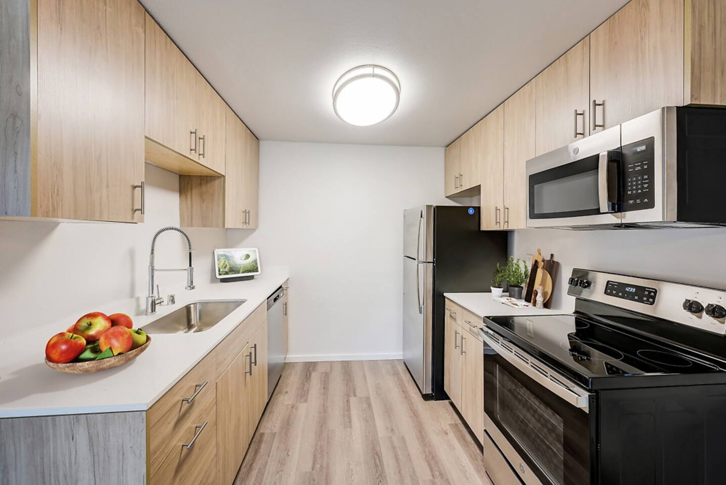 , an Airbnb-friendly apartment in Kirkland, WA