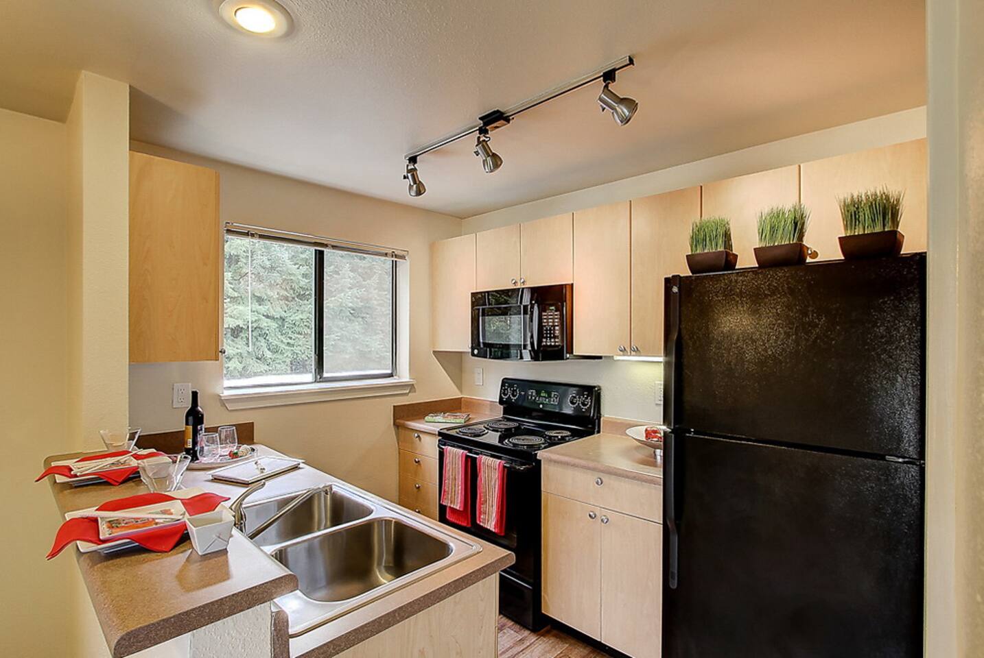 , an Airbnb-friendly apartment in Kirkland, WA