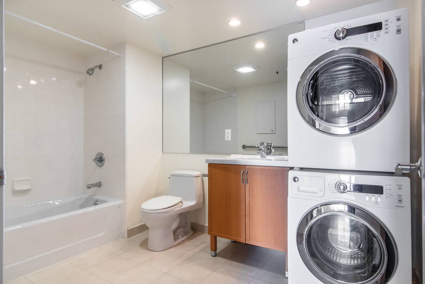 , an Airbnb-friendly apartment in San Francisco, CA