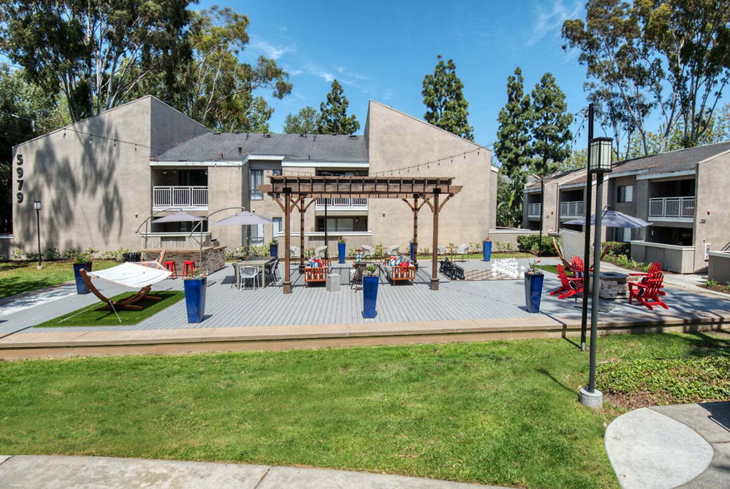 , an Airbnb-friendly apartment in Long Beach, CA