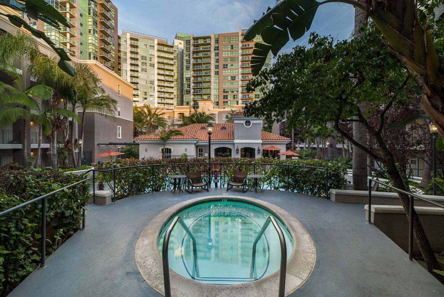 , an Airbnb-friendly apartment in Marina del Rey, CA
