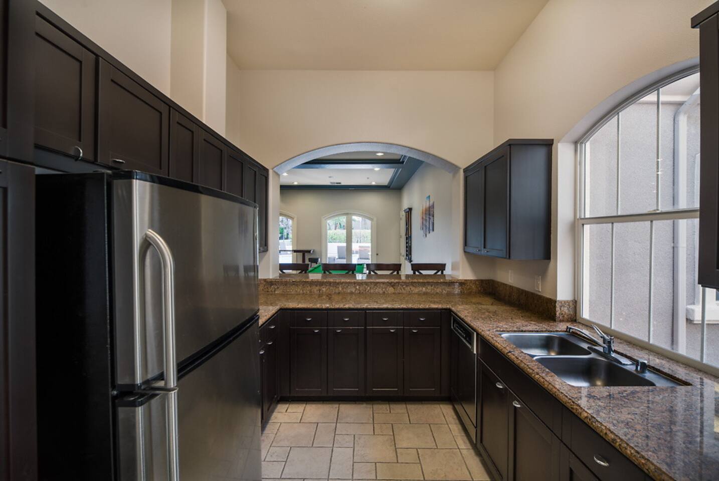 , an Airbnb-friendly apartment in Marina del Rey, CA
