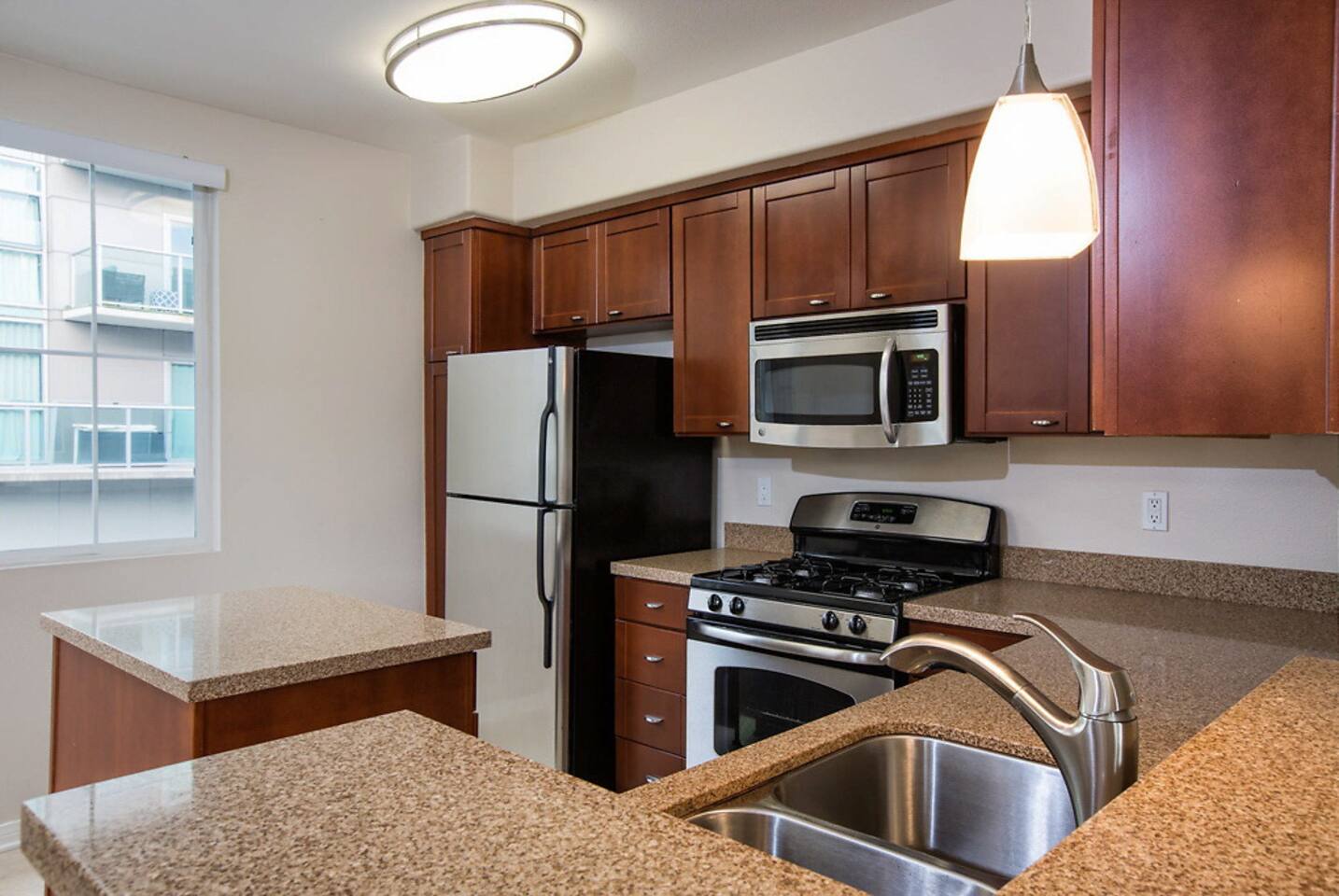 , an Airbnb-friendly apartment in Marina del Rey, CA
