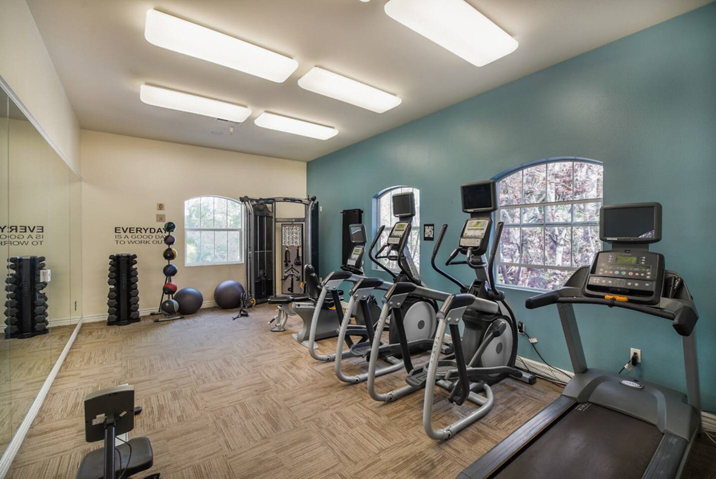 , an Airbnb-friendly apartment in Marina del Rey, CA