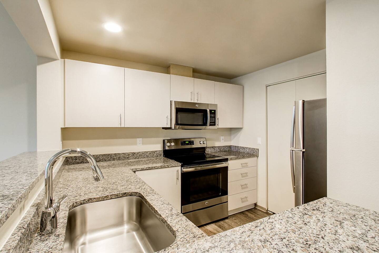 , an Airbnb-friendly apartment in Kirkland, WA