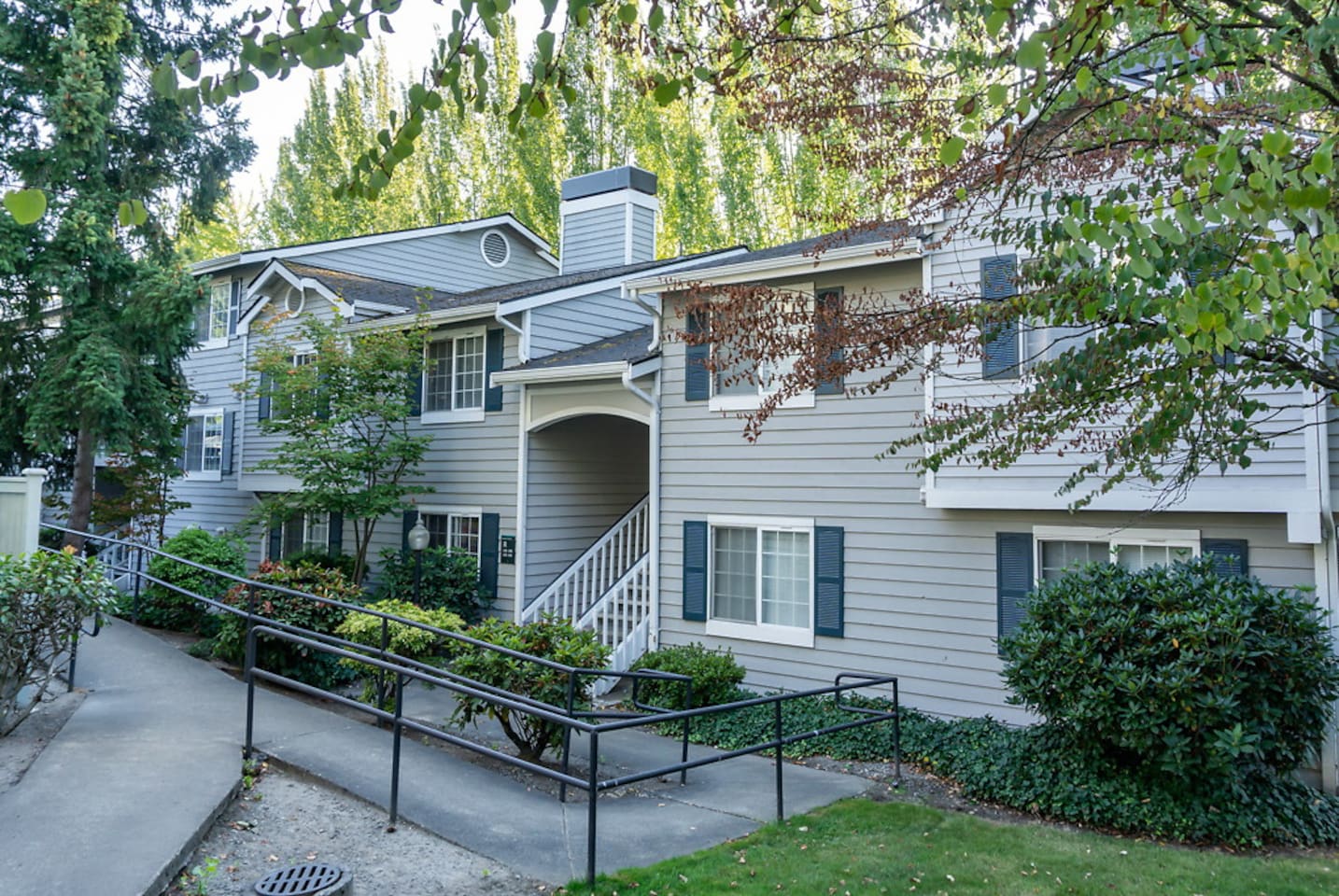 , an Airbnb-friendly apartment in Kirkland, WA