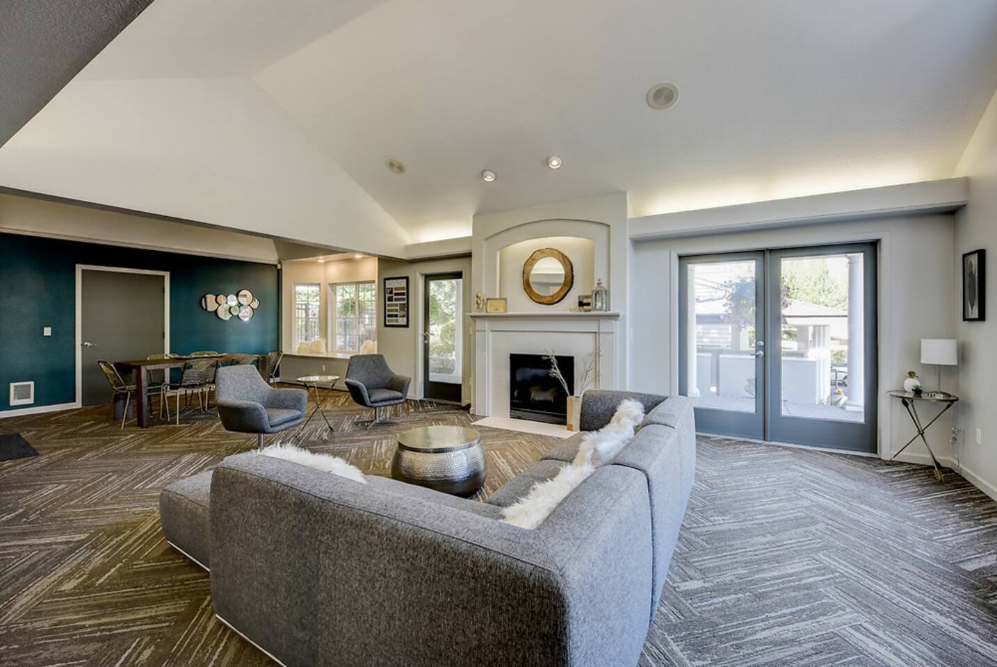 , an Airbnb-friendly apartment in Kirkland, WA