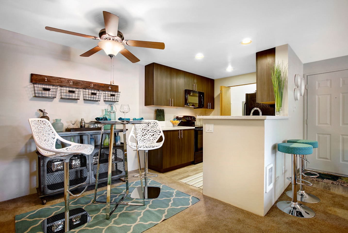 , an Airbnb-friendly apartment in Bothell, WA