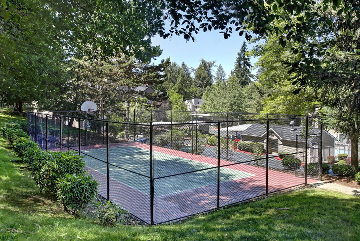 , an Airbnb-friendly apartment in Bothell, WA