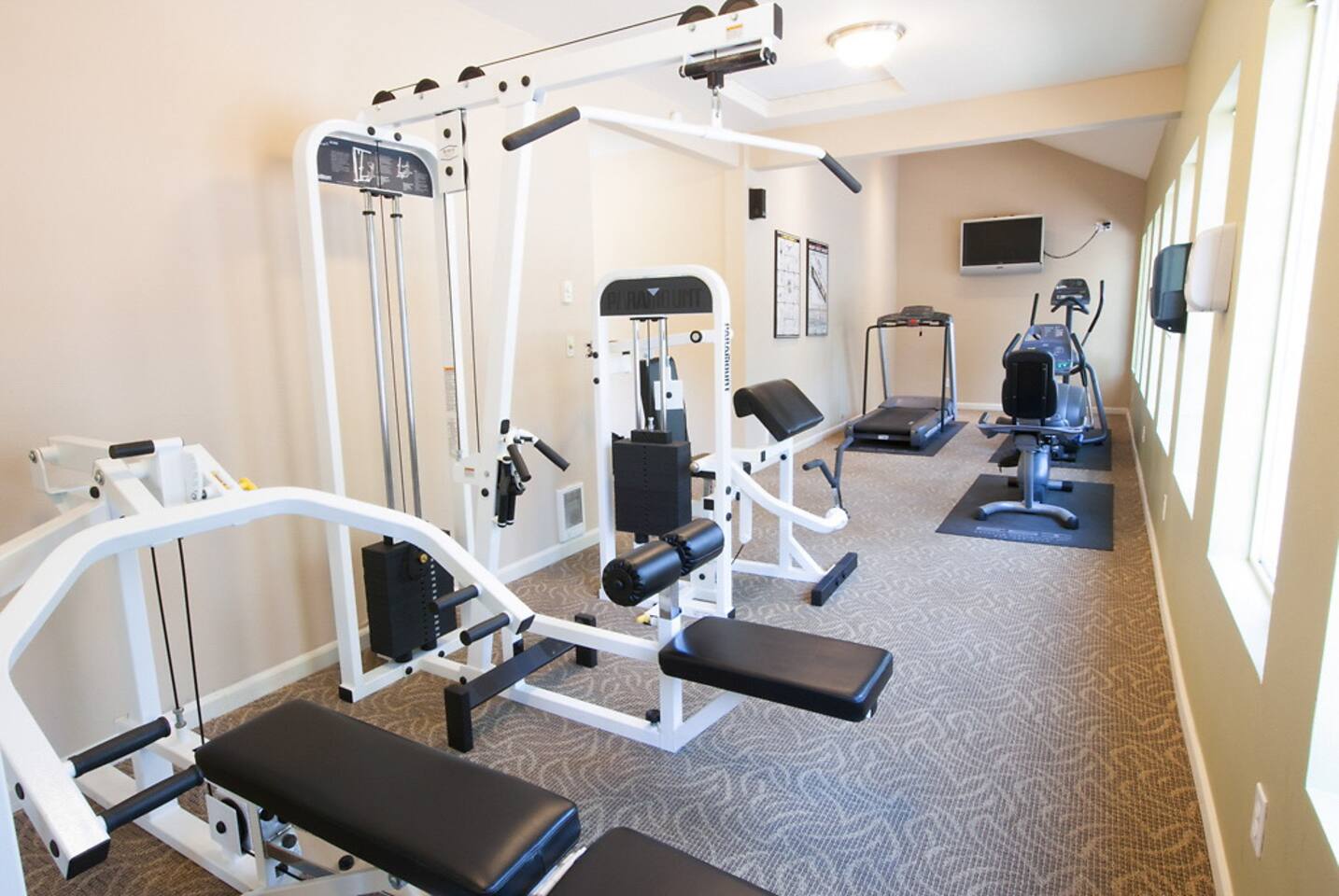 , an Airbnb-friendly apartment in Kirkland, WA