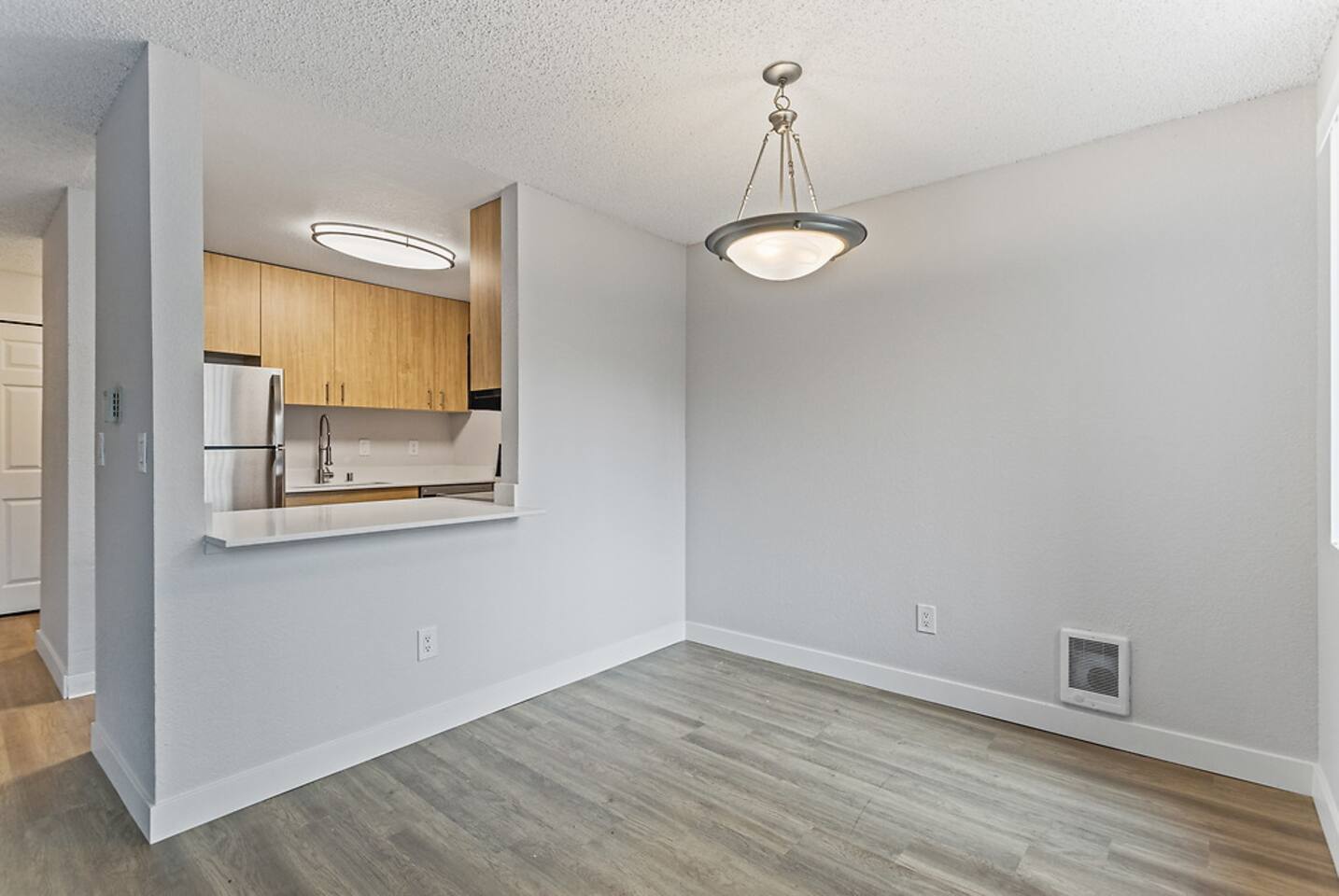 , an Airbnb-friendly apartment in Kirkland, WA
