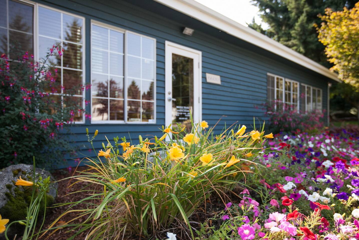 , an Airbnb-friendly apartment in Kirkland, WA