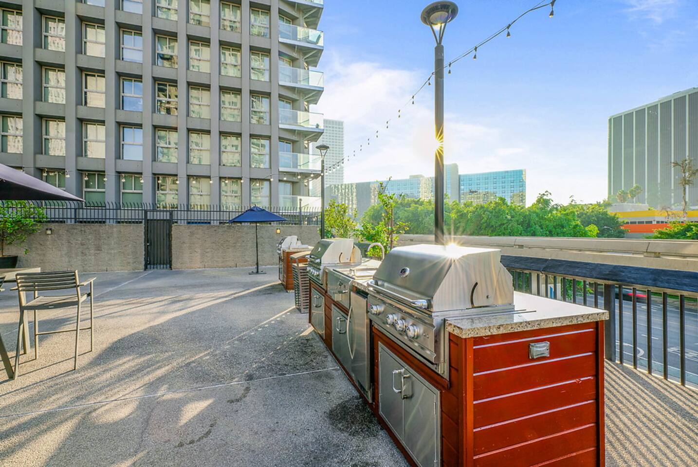 , an Airbnb-friendly apartment in Los Angeles, CA