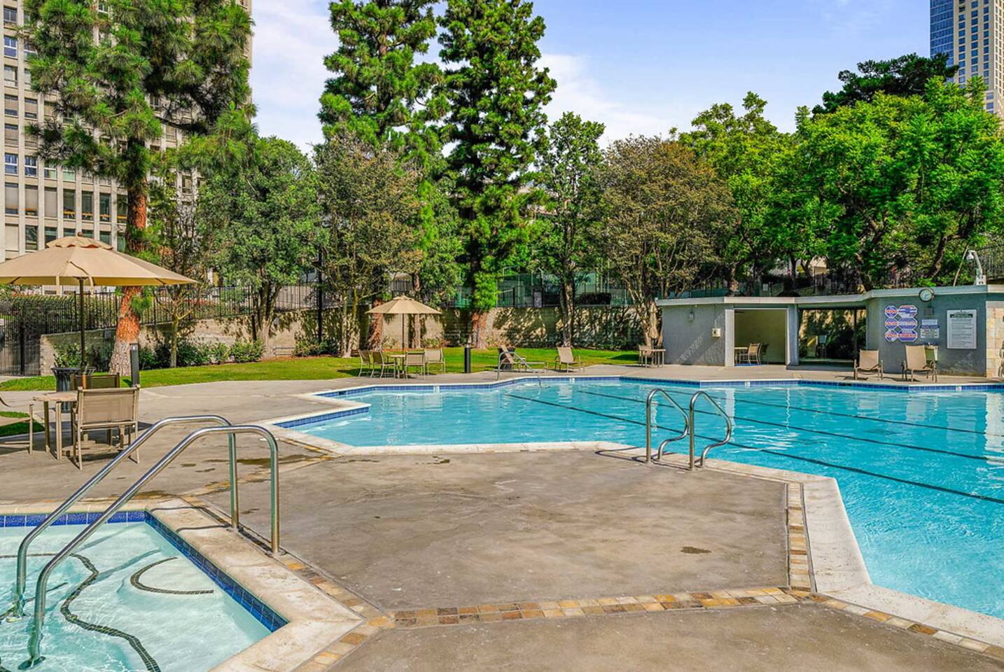 , an Airbnb-friendly apartment in Los Angeles, CA